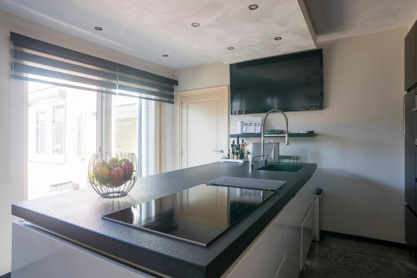 Xxl House With Free Parking & 3 Bedrooms Tilburg Exterior photo